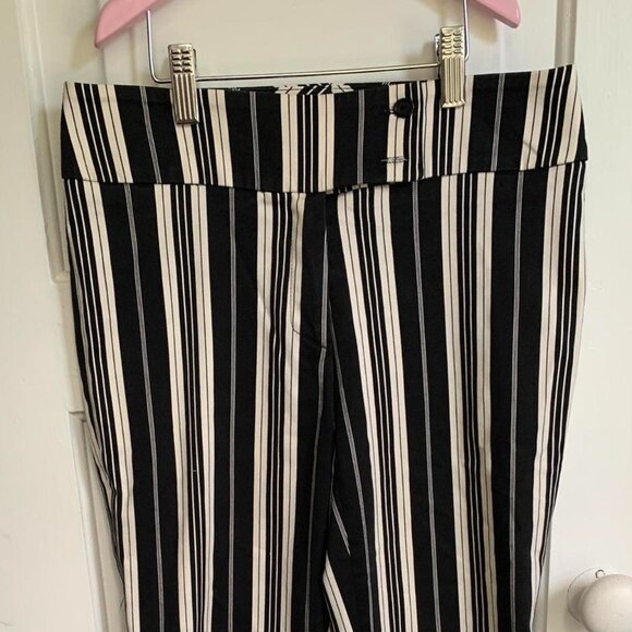 black and white lea rome striped pants with button/zipper closure - Picture 1 of 3